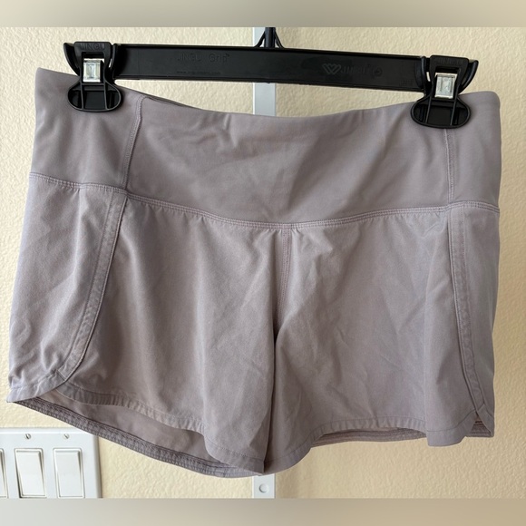 Lululemon Run Times Short II in Dark Chrome - Size 4 - Picture 6 of 9